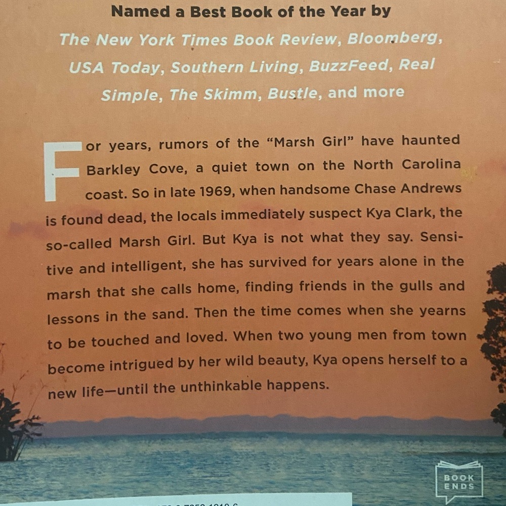 Delia Owens Where The Crawdads Sing paperback book EUC - Picture 2 of 3